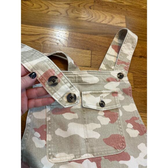 Pilcro Anthropologie Women’s Small Green Tan Red Camo Overalls Shortalls Shorts - Picture 7 of 9